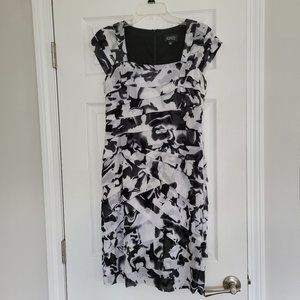 Adrianna Papell Black/White Pleated Cocktail Dress